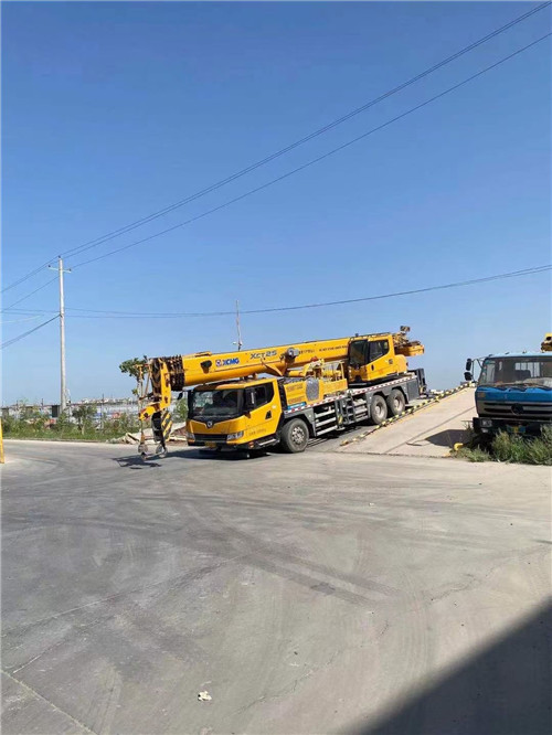 二连浩特市吊车作业时，可能会产生哪些额外收费项目？